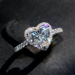 CAOSHI Venta caliente Cubic 6 Color Zirconia clásico nupcial anillo de boda banda Chapado en plata compromiso lindo corazón anillos para mujeres