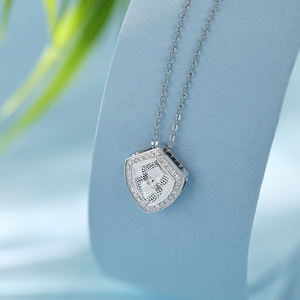 Collar con Colgante en Forma de Escudo de Oro Blanco Sólido de 18K, Diamante Natural de Alta Calidad, Regalo Personalizado para Amigos, Uso Diario, Fiesta - Product Image 4