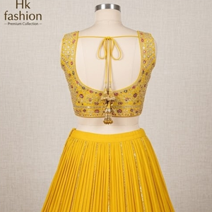Lehenga Choli jaune brodé de créateur pour femmes, idéal pour les mariages, les festivals et les fêtes, tenue de mariée traditionnelle Ghagra Chaniya Choli - Product Image 3