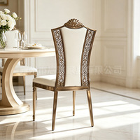 Chaises d'hôtel modernes de luxe dorées |   Chaises empilables portables en acier inoxydable pour banquets de mariage et événements, pour hôtels et utilisation en extérieur