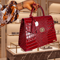 Sac à main moyen pour femme en cuir écologique à imprimé africain, avec logo, fermoir magnétique, rivets, fermeture éclair, anneau en D et chaîne