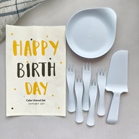 Ensemble de vaisselle jetable moderne Hongyouchang en forme de goutte d'eau, couteau, fourchette, assiette en plastique, combinaison de vaisselle pour fête d'anniversaire avec plateau