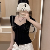 T-shirt élégant et unique à manches courtes, col en V, coupe ajustée coréenne, avec soutien-gorge intégré, pour femme, style décontracté chic, couleur unie, haut court