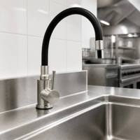 Robinet de cuisine en acier inoxydable, monocommande, bec pivotant à 360 degrés, montage sur comptoir, design moderne à arc haut