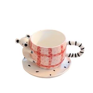 Ensemble de tasses à café en céramique tridimensionnelle peintes à la main Cuddle Koala, tasse mignonne avec soucoupe, tasse pour le thé de l'après-midi - Product Image 1