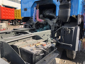 Camion tracteur d'occasion Sinotruk Euro2 Diesel 6X4 à direction à gauche HOWO 10 roues avec capacité de charge de 21-30T, 371 ch, caméra arrière 360° - Product Image 2