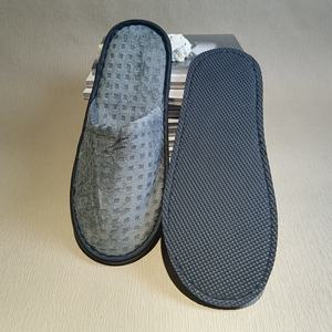 하이 퀄리티 호텔 원 타임 슬리퍼 부드럽고 편안한 미끄럼 방지 단독 폐쇄 발가락 산호 양털 슬리퍼 홈스테이 - Product Image 1