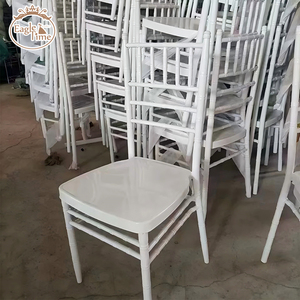 Chaises de Banquet Napoléon Chiavari Blanches Empilables pour Événements d'Hôtel Personnalisés et Mariages à Prix Économique - Product Image 1