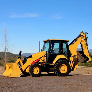 Chargeuse-pelleteuse Caterpillar 420 jaune avec godet avant et bras de terrassement arrière - Product Image 6