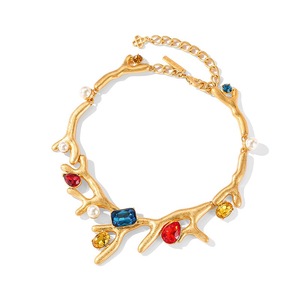 Collar de Fiesta Bella Viva con Cadena de Eslabones Geométricos de Aleación y Ramas de Coral, Estilo Moderno - Product Image 3