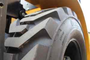 Yangft fd3 3ton 5000 ק "ג דיזל יורו 5 מנוע מופעל 2 4wd שטח קשה מלגזה עם מונית לחקלאות - Product Image 3