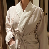 Jubah Mandi Hotel Bintang 5 Softextiles Grosir Logo Kustom Jubah Mandi Lapis Ganda Tebal Daya Serap Air Tinggi Polos Unisex Model Sama