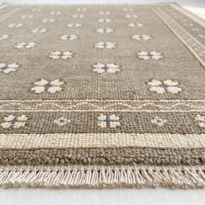 Alfombra de Lana Anudada a Mano de Lujo, Diseño Floral Minimalista, Alfombra Hecha a Mano de Tamaño Personalizado, Moderna y Contemporánea para Sala de Estar o Dormitorio - Product Image 5