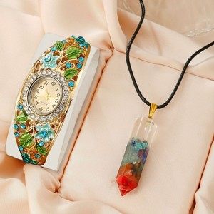 2024Cloisonne 꽃 풍부하고 고귀한 여성의 팔찌 석영 시계 자갈 펜던트 세트