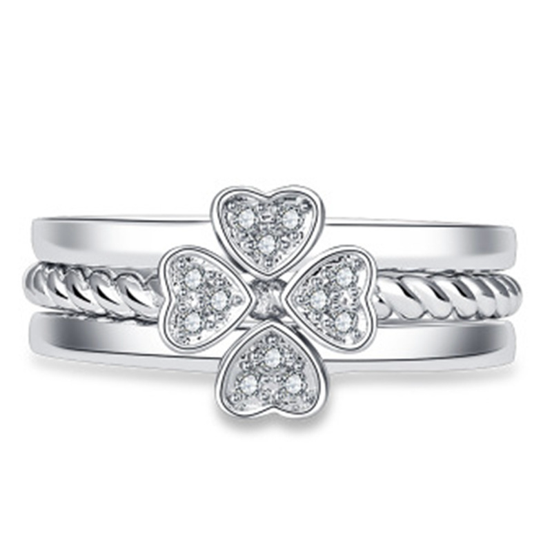 Trois ensembles d'anneaux d'amour