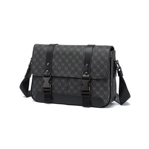 <span class=keywords><strong>Borsa</strong></span> a Tracolla da Uomo Grande Capienza Versione Coreana alla Moda in PVC Semplice e Fashion Stile <span class=keywords><strong>Postino</strong></span> - Product Image 5