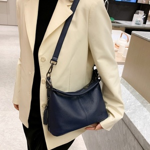 Wholesale Popular Hobo Handbags for Women Designer <strong>Faux</strong> <strong>Leather</strong> Hobo Crossbody <strong>Bags</strong> Retro Large Size <strong>Bucket</strong> Purse Shoulder <strong>Bag</strong> - Product Image 5