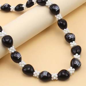 Collar con Forma de Corazón con Nuez de Macadamia, Collar de Perlas de Imitación para Fiesta de Graduación 2024 - Product Image 3