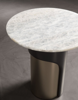 Table d'appoint en marbre sur mesure, design moderne, sculpturale, en métal, pour canapé, table d'appoint personnalisée pour projets de villas et hôtels de luxe