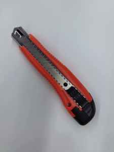 Coltello multiuso in acciaio inossidabile con impugnatura antiscivolo, taglierina per carta da parati da 18 mm, 2 lame SK5, coltello di livello industriale da 610 mm - Product Image 6