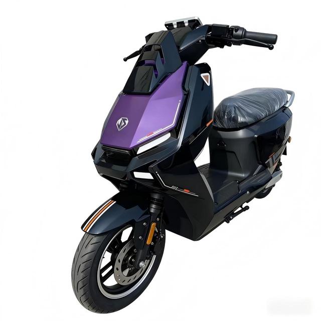 Factory New Hot Selling Kaissg 2000W Motor Electric Motorcycle 90km/h High Speed 300kg Load Disc Brakes Top Sales E-Scooter