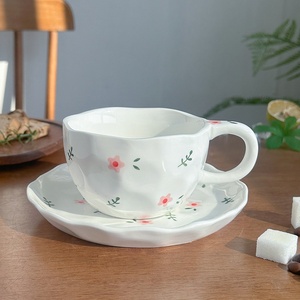 Ensemble tasse et soucoupe à café en céramique portable, style coréen, inspiré d'Instagram, motifs floraux peints à la main, parfait pour le thé de l'après-midi - Product Image 6