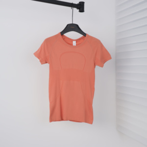 Wholesale Yoga Sets for Women's Popular Short Sleeve Yoga Gear and Original Labels in Fitness Yoga Wear