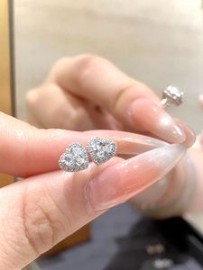 Pendientes Huggie de Oro Blanco PT950 Xinfly con Diamantes Cultivados en Laboratorio en Forma de Corazón, para Boda o Regalo, Talla Infantil - Product Image 2