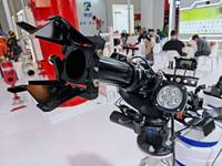 Canon à eau électrique télécommandé pour la lutte contre les incendies, à jet de mousse ou pulvérisation de mousse, pour la protection des réservoirs d'hydrocarbures
