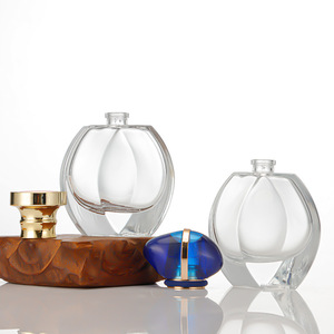 Botella de Perfume de Vidrio Cuadrada Plana Premium de 30 ml con Tapa de Zafiro, Atomizador Recargable - Product Image 2