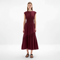 Nouvelle Robe Midi Femme Bordeaux Tendance à Col Rond, Manches Courtes, Taille Froncée, Asymétrique à Volants, Coupe Évasée, Personnalisable en Gros