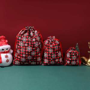 Bolsa de Tela de Bambú con Cordón y Estampado Dorado Navideño para Decorar y Empacar Dulces y Regalos Navideños - Product Image 2