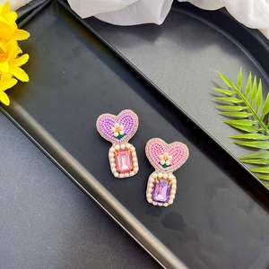 Boucles d'oreilles pendantes élégantes de style bohème, faites à la main avec des perles, bijoux ethniques modernes pour femmes - Product Image 1