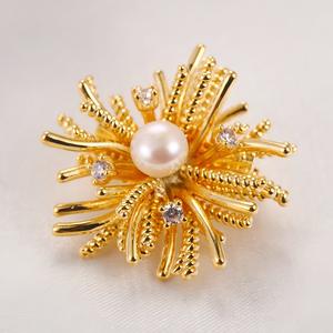 Broche de Lujo de Alta Gama para Mujer, Nuevo Diseño de Flor de Fuegos Artificiales Dorados, Broche de Moda de Agua Dulce de Zhuji - Product Image 3