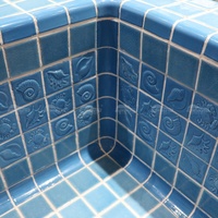 Accessoires de piscine en gros : Bordure d'angle en carrelage céramique bleu émaillé pour piscine