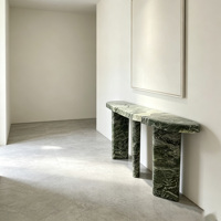 Table console en marbre vert strié bio Dream Home, plateau triple épaisseur à 3 blocs imbriqués, pieds en bloc triple épaisseur, table de décoration pour hall