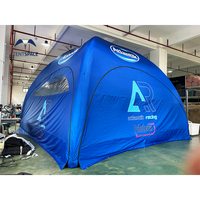 Tente gonflable personnalisée 7x7m pour les courses de rallye en plein air avec logo tente dôme araignée serrée à l'air pour les événements commerciaux en plein air