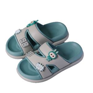 Sandales mignonnes pour enfants, violettes et noires, souples, antidérapantes, pour la maison et l'extérieur, avec motif souriant et breloque lapin. - Product Image 4