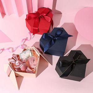 Scatola Regalo in Carta a Tema Amore, Adatta per Souvenir Festivi, <span class=keywords><strong>Regali</strong></span> di San Valentino, Token d'Amore, <span class=keywords><strong>Regali</strong></span> di <span class=keywords><strong>Compleanno</strong></span> e Confezioni per Gioielli - Product Image 3