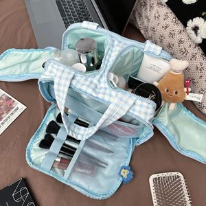 Trousse de toilette de voyage portable pour femme, en polyester, à motif écossais bleu, avec double ouverture large, grande capacité et légère - Product Image 6