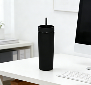 Vaso Reutilizable de Plástico Esmerilado de Doble Pared de 16oz con Tapa Antiderrames y Popote, Taza de Color Mate para Café Helado, Vaso para Beber al Aire Libre - Product Image 5