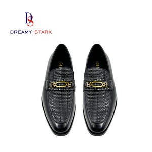 Mocassins en cuir véritable faits à la main pour hommes, chaussures de mariage à enfiler pour le bureau et la carrière - Chaussures décontractées habillées - Product Image 4