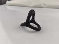 Silicone de qualité médicale à haute élasticité, design triangulaire en forme de requin pour une sensation améliorée et un retard de l'éjaculation