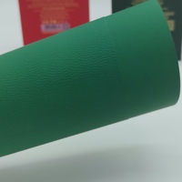 Boîte à montre de luxe en carton résineux vert foncé 150 g/m², texture gaufrée douce au toucher, résistante aux solvants et au spiritueux blanc