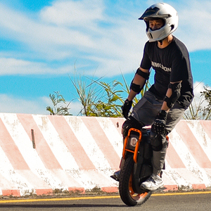 Monociclo Eléctrico V Smart Scooter INMOTION V13pro con Batería de Litio, Autoequilibrado de Una Rueda para Adultos - Product Image 3