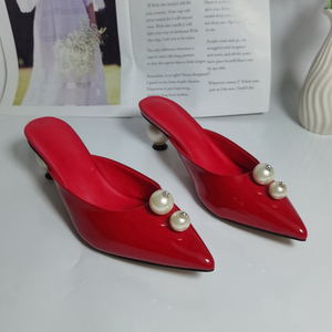 Eleganti Mules in Pelle Rosse con Tacco a Spillo e Punta Affusolata, Misura Grande 43, con Perle, Sandali e Scarpe con Tacco Alto da Donna - Product Image 1