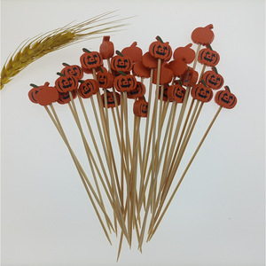 Brochettes en bambou avec motif feuille de Monstera pour la décoration de gâteaux et les fêtes - Product Image 2
