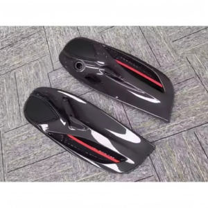 Panneau de porte <span class=keywords><strong>en</strong></span> fibre de carbone sèche de haute qualité amélioré et modifié dans le style Pist pour les pièces de carrosserie Ferrari 488 - Product Image 4