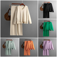 Ensemble de pulls pour femme de luxe, nouvelle collection automne-hiver, à capuche, en mélange, avec motifs animaliers et patchwork, col mandarin, orné de strass