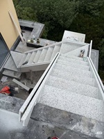 Marches d'escalier en granit G603 à prix d'usine en gros - Approvisionnement direct en vrac de la carrière, pré-coupées avec rampe d'escalier pour les grossistes